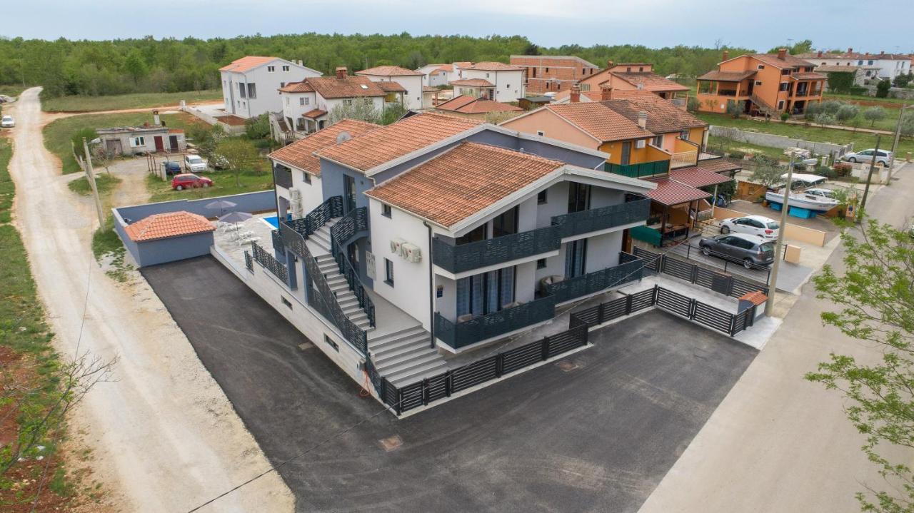 Apartmani Natalija Porec Exterior photo