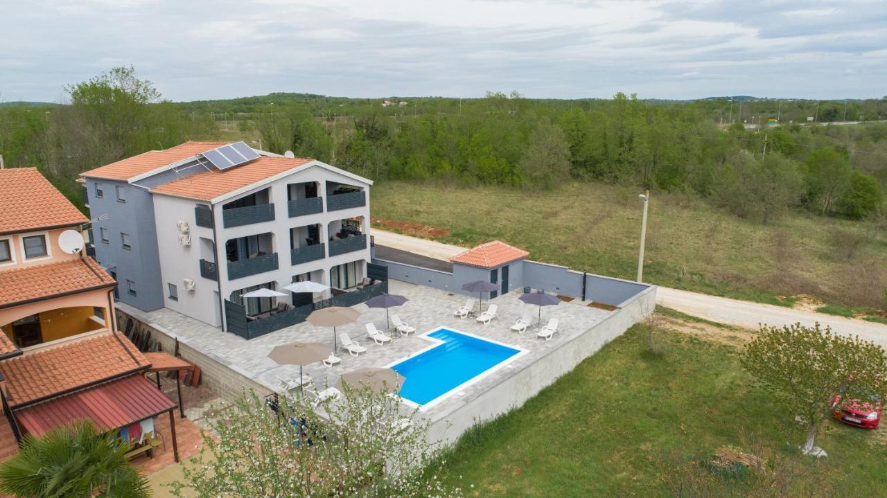 Apartmani Natalija Porec Exterior photo