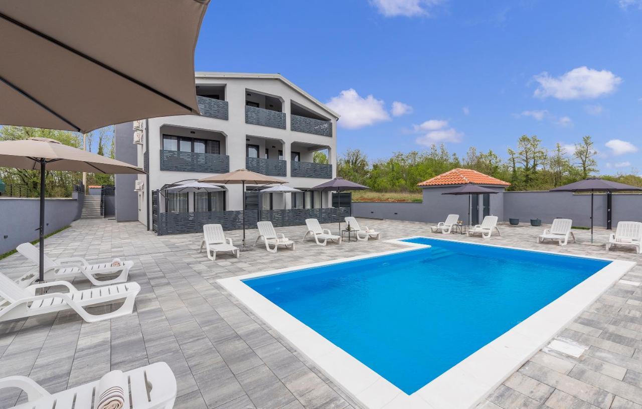 Apartmani Natalija Porec Exterior photo