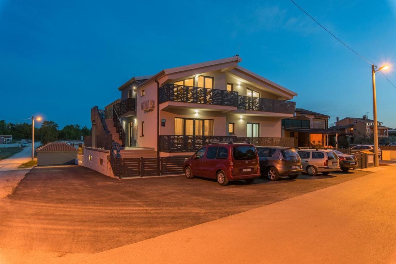 Apartmani Natalija Porec Exterior photo